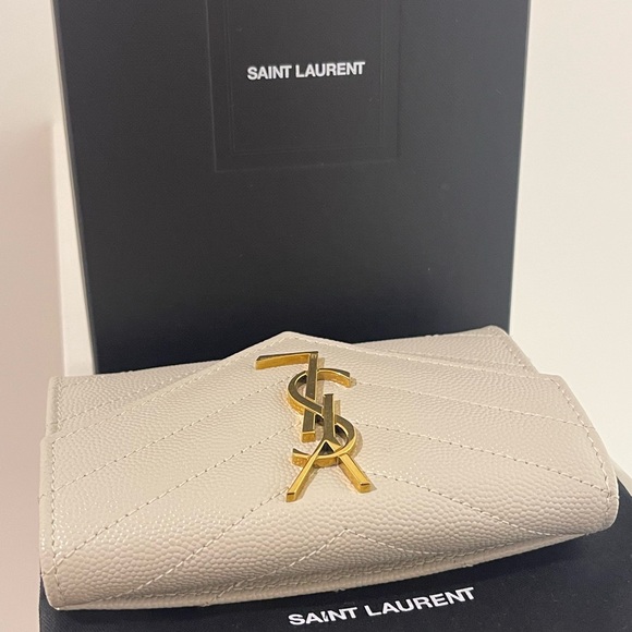 ❌SOLD❌ YSL Envelope Wallet - Picture 3 of 11